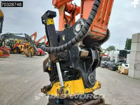 Escavadora de rastos 2019 Hitachi ZX250 LC -6 Roto + Bucket (12)