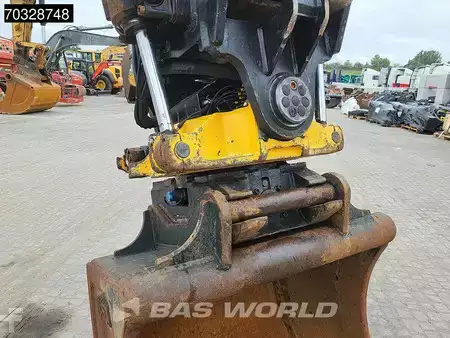 Escavadora de rastos 2019 Hitachi ZX250 LC -6 Roto + Bucket (13)