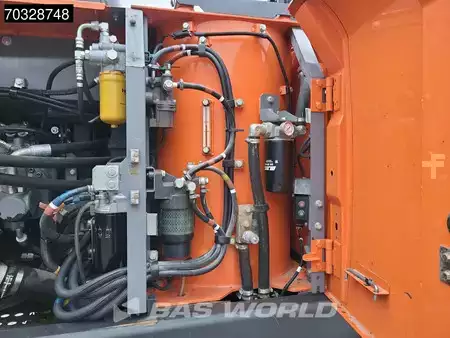Escavadora de rastos 2019 Hitachi ZX250 LC -6 Roto + Bucket (21)