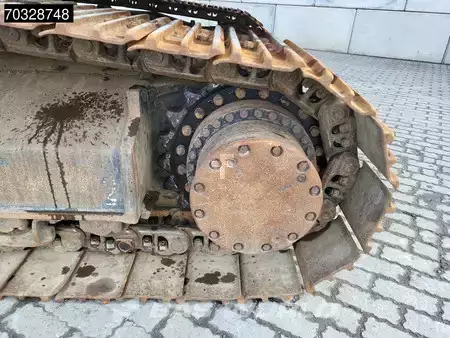 Escavadora de rastos 2019 Hitachi ZX250 LC -6 Roto + Bucket (27)