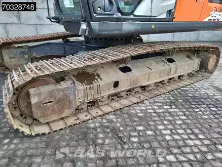 Escavadora de rastos 2019 Hitachi ZX250 LC -6 Roto + Bucket (28)