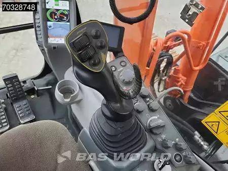 Escavadora de rastos 2019 Hitachi ZX250 LC -6 Roto + Bucket (35)