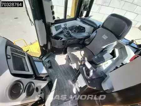 Pásové buldozery 2017 Caterpillar D6 T LGP Ripper - GPS (34)