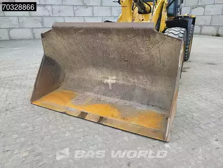 Carregadeira de rodas 2017 Caterpillar 918 M Bucket + Forks (17)