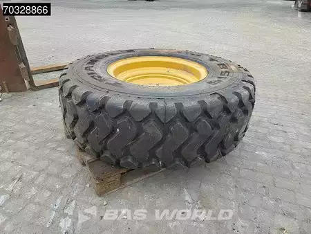 Carregadeira de rodas 2017 Caterpillar 918 M Bucket + Forks (32)