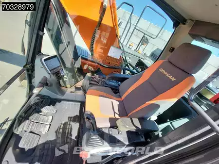 Escavatori cingolati 2020 Doosan DX225 LC-5 (31)