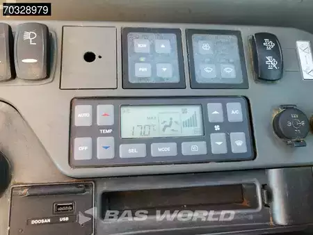 Escavatori cingolati 2020 Doosan DX225 LC-5 (37)