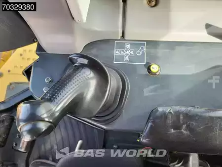 Pásové buldozery 2018 Komatsu D65 PX -18 (32)