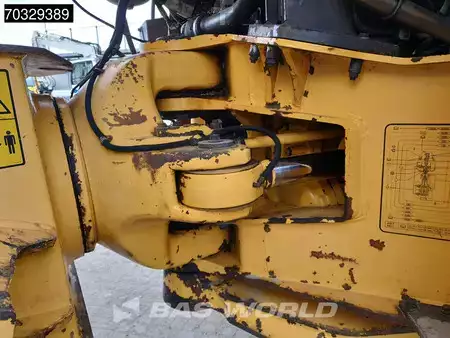 Zalomené klouby-dampry  2011 Volvo A35 F (23)