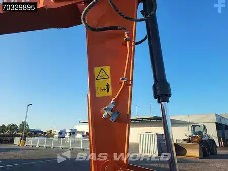 Kedjegraver 2026 Hitachi ZX220 LC-5G (13)