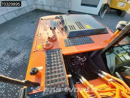 Kedjegraver 2026 Hitachi ZX220 LC-5G (17)