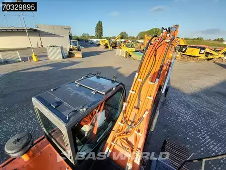 Kedjegraver 2026 Hitachi ZX220 LC-5G (26)