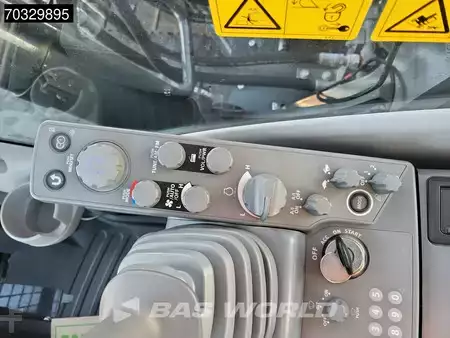 Kedjegraver 2026 Hitachi ZX220 LC-5G (37)