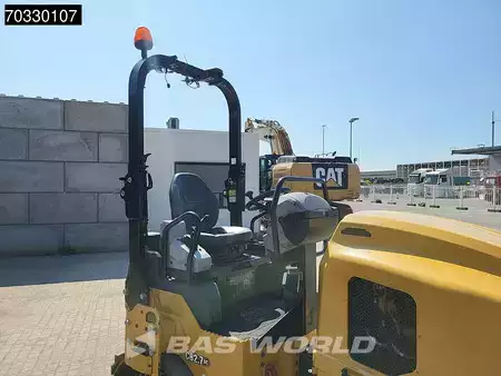 Tandem hengerek 2023 Caterpillar CB2.7 GC (23)