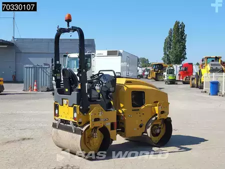 Tandem hengerek 2023 Caterpillar CB2.7 GC (5)