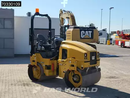 Tandem hengerek 2023 Caterpillar CB2.7 GC (6)