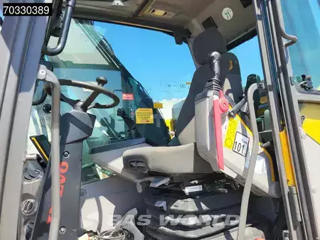 Pelle sur pneus 2022 Volvo EWR170 E (27)