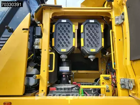 Korečková rýpadla 2020 Caterpillar 352 -07A (25)