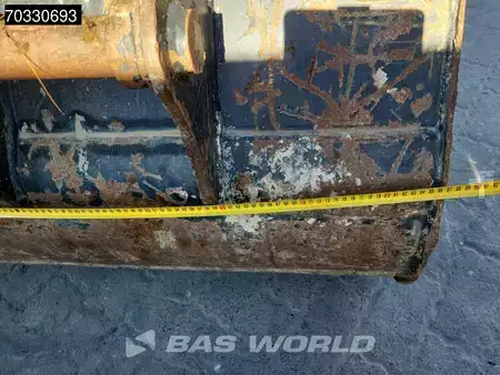 mini escavadeira 2023 Hyundai R80 CR-9A A/C - 3 Buckets (10)