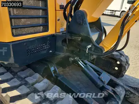 mini escavadeira 2023 Hyundai R80 CR-9A A/C - 3 Buckets (18)