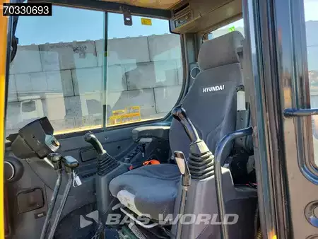 mini escavadeira 2023 Hyundai R80 CR-9A A/C - 3 Buckets (24)