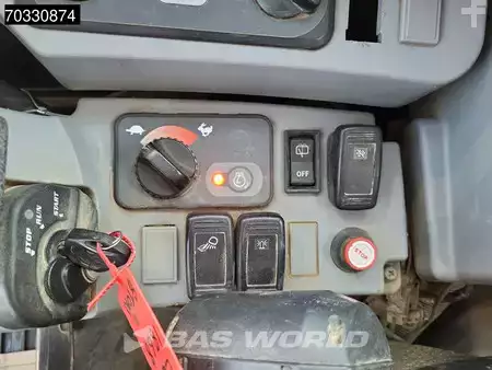 mini escavadeira 2021 Kubota KX080-4 A/C (38)
