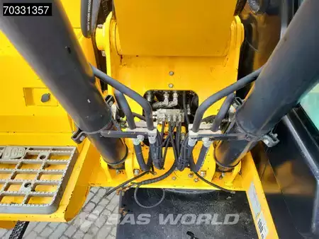Escavatori gommati 2012 JCB JS145 W (18)