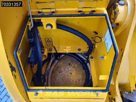 Escavatori gommati 2012 JCB JS145 W (20)