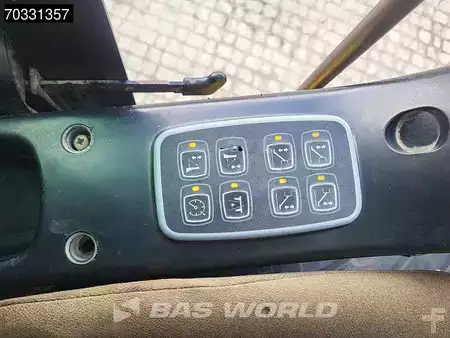 Escavatori gommati 2012 JCB JS145 W (32)