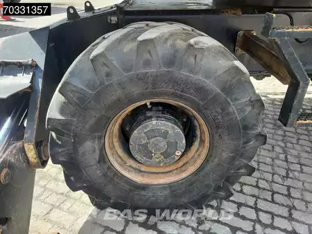 Escavatori gommati 2012 JCB JS145 W (36)
