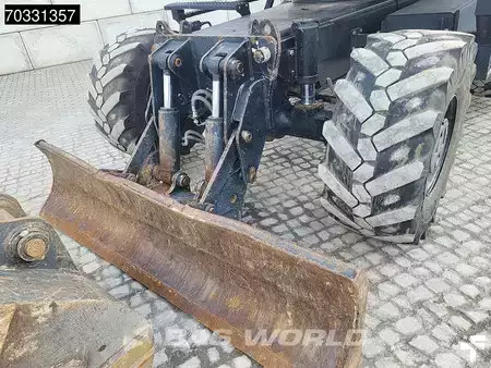 Escavatori gommati 2012 JCB JS145 W (9)