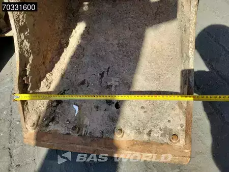 mini escavadeira 2023 Hyundai R80 CR-9A A/C - 2 Buckets (11)