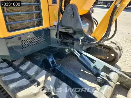 mini escavadeira 2023 Hyundai R80 CR-9A A/C - 2 Buckets (18)