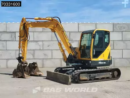 mini escavadeira 2023 Hyundai R80 CR-9A A/C - 2 Buckets (2)