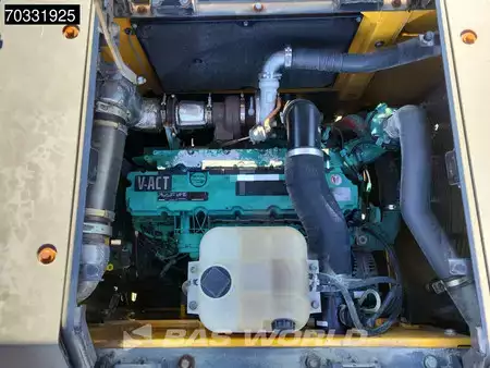 Escavadora de rastos 2015 Volvo EC250 E L (12)