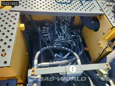 Escavadora de rastos 2015 Volvo EC250 E L (14)