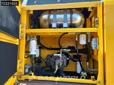Escavadora de rastos 2015 Volvo EC250 E L (17)