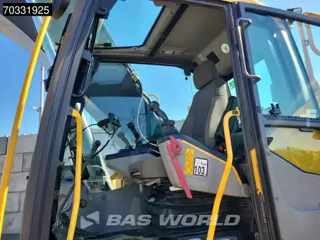 Escavadora de rastos 2015 Volvo EC250 E L (26)