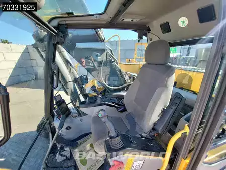 Escavadora de rastos 2015 Volvo EC250 E L (27)