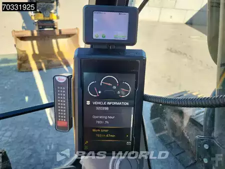 Escavadora de rastos 2015 Volvo EC250 E L (30)