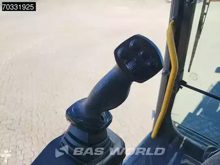 Escavadora de rastos 2015 Volvo EC250 E L (31)
