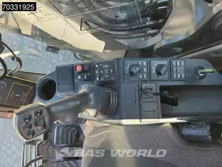 Escavadora de rastos 2015 Volvo EC250 E L (33)