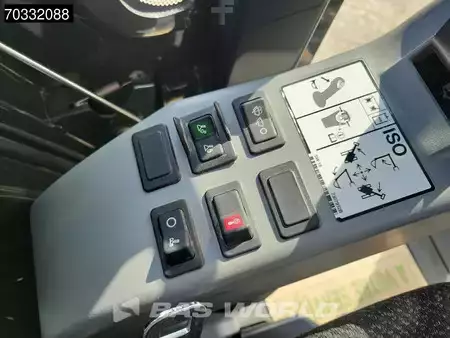 Minibagry 2023 Bobcat E88 A/C - Like New! (37)