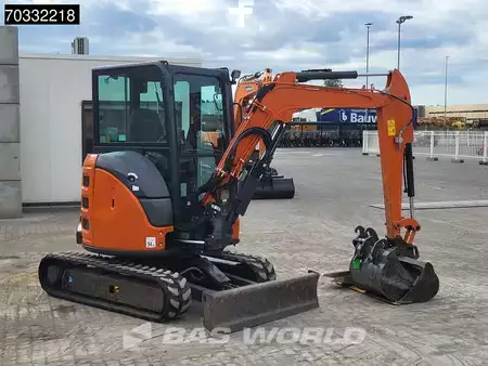 mini escavadeira 2022 Hitachi ZX33 U-6 CLR A/C - 3 Buckets (8)