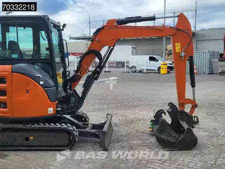 mini escavadeira 2022 Hitachi ZX33 U-6 CLR A/C - 3 Buckets (9)