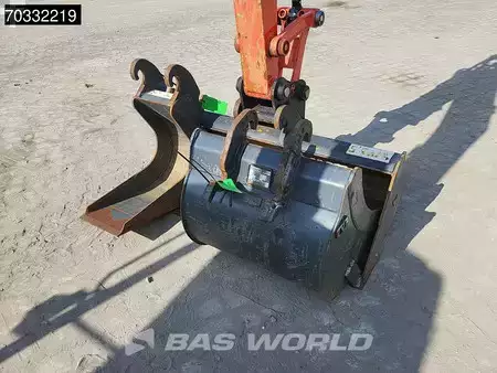 mini escavadeira 2022 Kubota U36 -4 3 Buckets - Like New! (16)