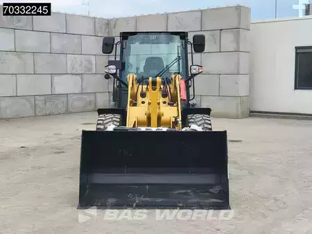Kolové nakladače 2025 Caterpillar 906 - 14A A/C - 40 km/h - EPA (11)