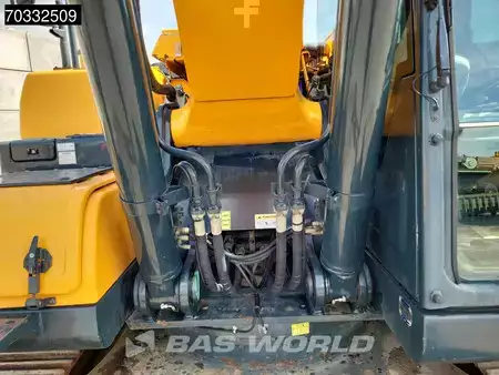 Bæltegraver 2018 Hyundai HX260 L (18)