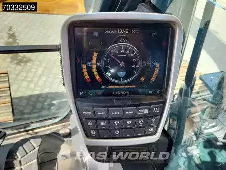 Bæltegraver 2018 Hyundai HX260 L (32)