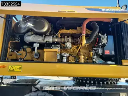 Escavatori gommati 2020 Caterpillar MH3024 (19)